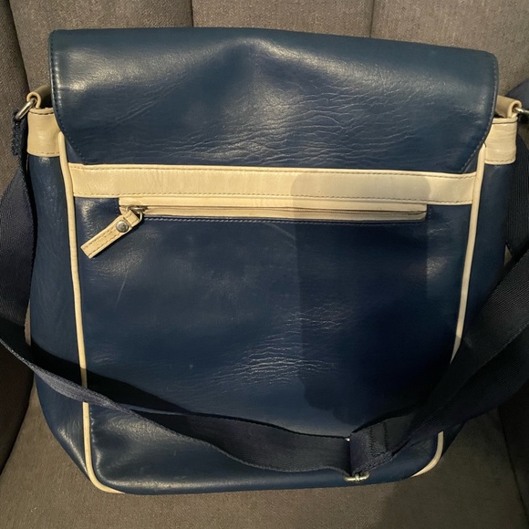 GUESS - VINTAGE BAG (Unisex) - Picture 8 of 8